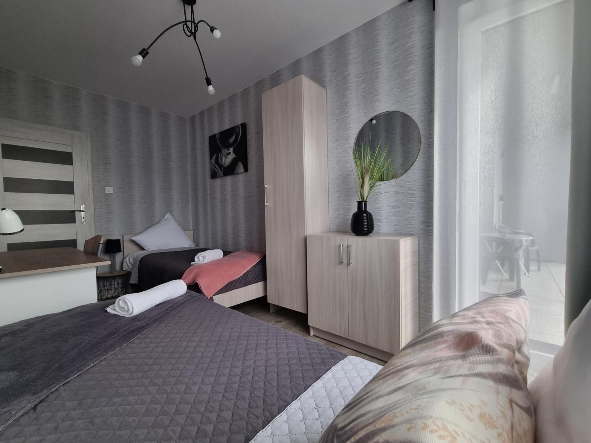 Q Apart Grand - Klimatyzowane 3 Pokojowe Apartamenty Przy Manufakturze Z Garazem Gratis, Fv ウッチ エクステリア 写真